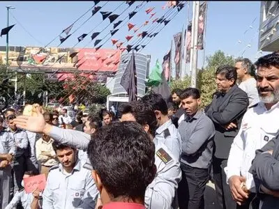آتش‌نشانان کرجی به دنبال عدم تحقق وعده مدیریت شهری تجمع برگزار کردند