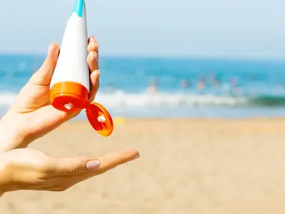 چند نوبت در روز از ضدآفتاب استفاده کنیم؟