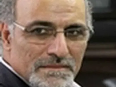 تجربه همه اعضاء روی میز