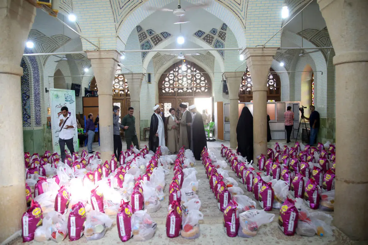 توزیع ۵ هزار بسته معیشتی در حرم سیدعلاءالدین حسین(ع)
