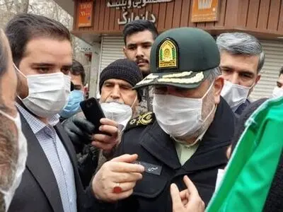 شرکت فرمانده نیروی انتظامی در راهپیمایی ۲۲ بهمن