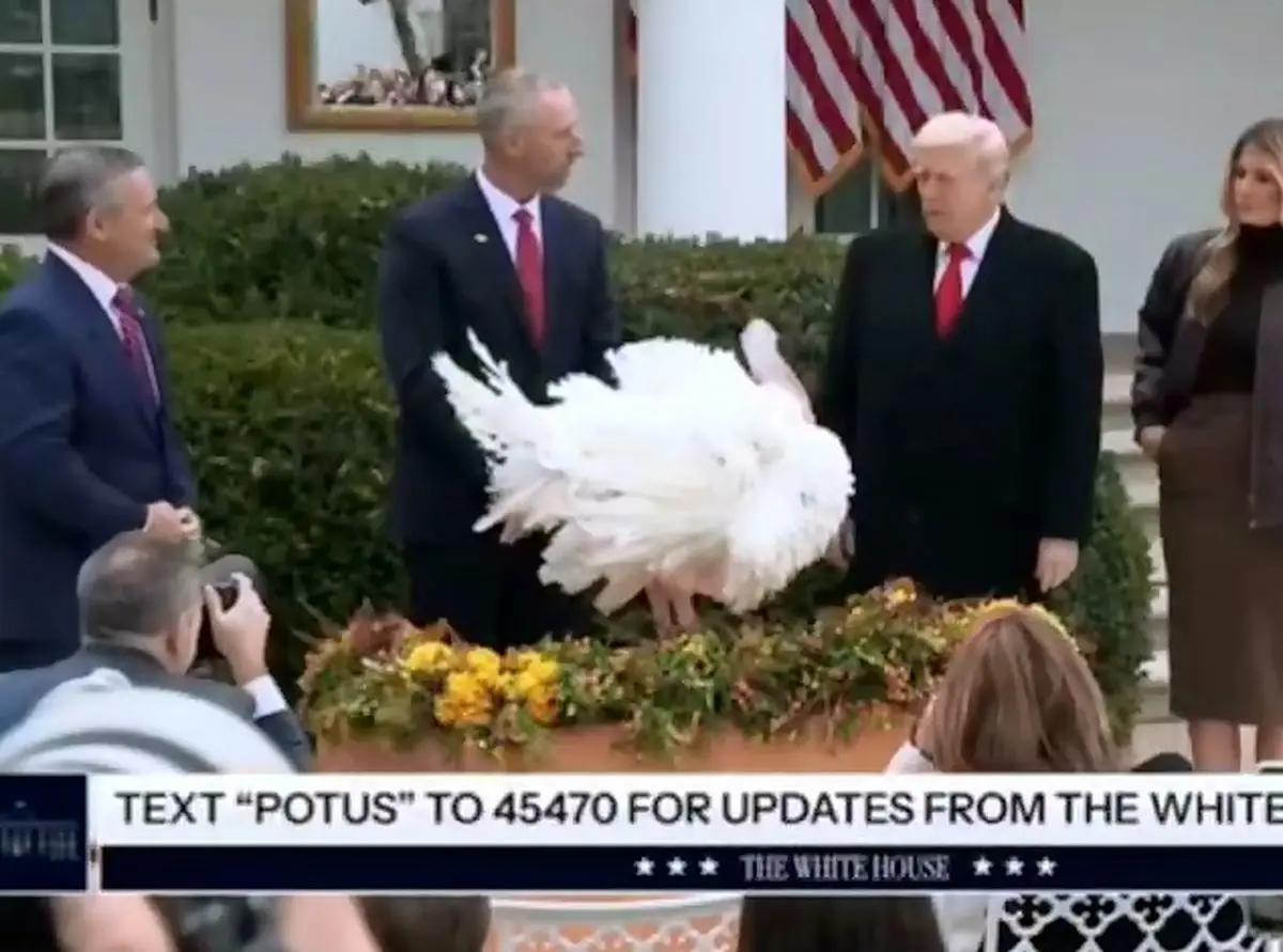 ترامپ صدای بوقلمون را تقلید کرد! + فیلم