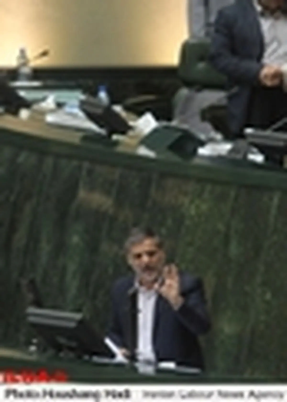 نقوی حسینی: ما باید از حجاب دفاع کنیم