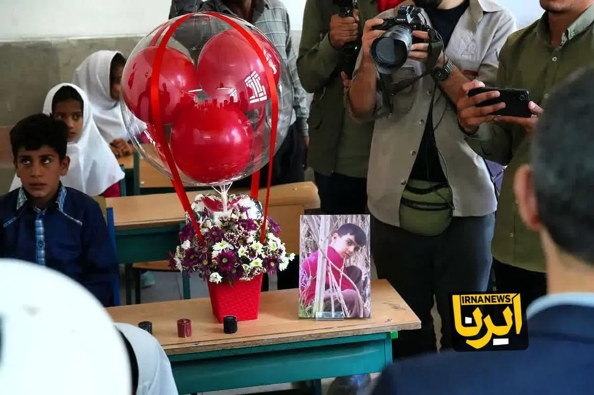 جای خالی دانش آموز شهید امیرعلی فلاح از شهدای جنگ اسراییل علیه ایران،  در نخستین روز مدرسه