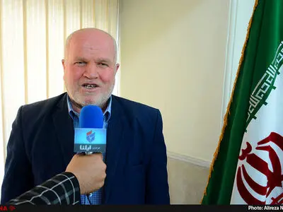افزایش تعرفه های پزشکی کمر جامعه کارگری را شکسته است/ فاصله حقوق کارگر تا کارفرما یک به صد است