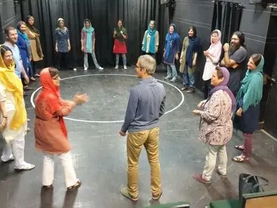 کارگاه آشنایی با تکنیک‌های هفتگانه تئا‌تر شورایی برگزار شد/ رپرتوار منولوگ، نمایشنامه‌خوانی و رونمایی از نمایشنامه‌های جدید در خانه نمایش