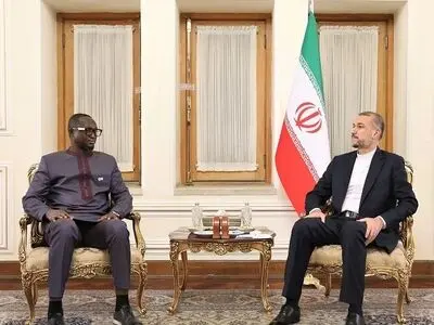 Iran FM meets Central Africas Minister for Small and Medium-sized Enterprises