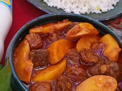 خورش به آلوی اصفهانی را با این روش ویژه بپزید