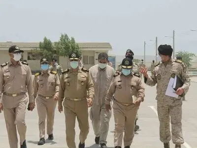 دریادار کاویانی از تیپ سوم تکاوران دریایی بازدید کرد