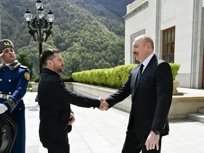 زلنسکی با علی‌اف دیدار کرد