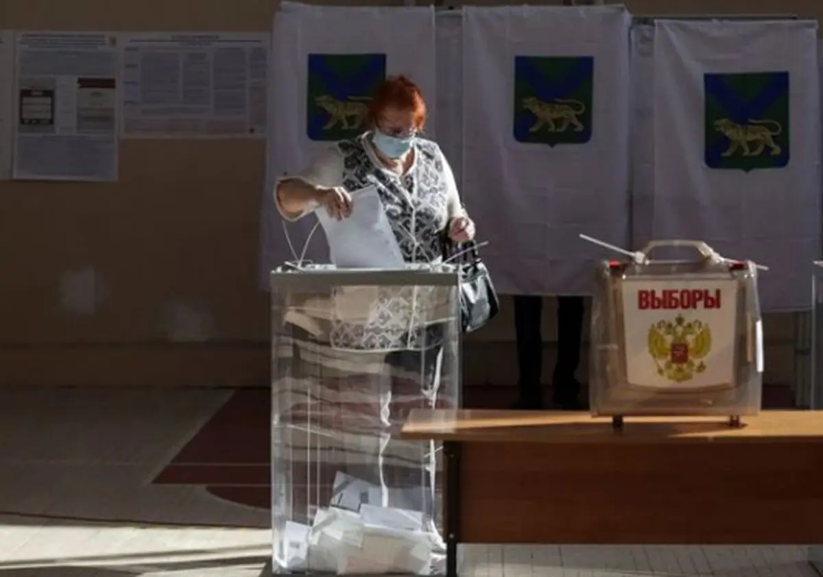 Pro-Putin party heads for Russian election win after Navalny clampdown