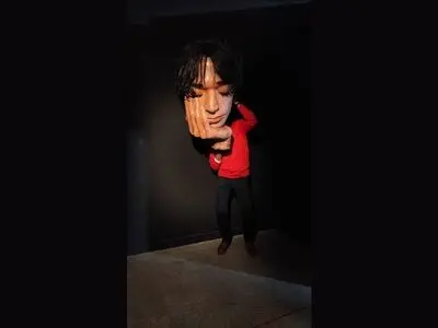 گالری‌ مناسب برای ارائه آثار در همه سبک‌ها نداریم/ جشنواره هنرهای تجسمی مورد توجه مسئولان و هنرمندان عرصه‌های دیگر نیست/ اثر سال گذشته‌ام با وجود استقبال‌ زیاد فروش نرفت!