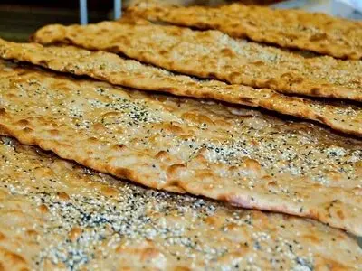 اصلاح سیاست‌های ارزی نرخ نان سنتی را 10 درصد کاهش می‌دهد