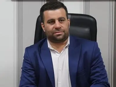 عطابخش:آقایان مدیر! کمی آهسته‌تر، ما امانت‌دار بیت‌المال هستیم/ در آشفته‌بازار نقل و انتقالات با جوانان‌مان پُز می‌دهیم