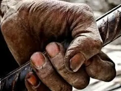ضرب و شتم کارگر سالمند در اداره کار ارومیه زنگ خطر برای امنیت مراجعان است