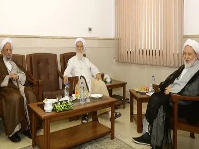 نشست مشترک آیات، یزدی، موحدی کرمانی و مصباح یزدی در قم