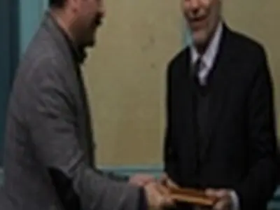 تقدیر کارگران قم از «عابدینی‌پور» و «بنایی»