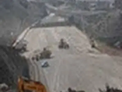 فعالیت کارگاهی " قطعه دوم اتوبان همت " شدت گرفته است