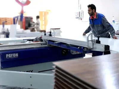 مطالبات مزدی کارگرانِ کیش چوب هنوز پرداخت نشد