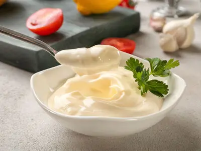 طرز تهیه سس مایونز خانگی بدون تخم مرغ