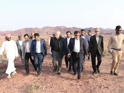 حضور بنیادهای حکومتی برای توسعه جزایر ضروری است
