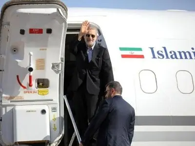 دکتر علی لاریجانی عازم قطر شد