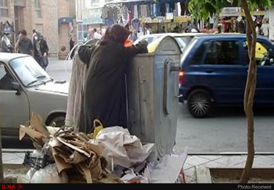 از خیاط‌خانه خیابان فردوسی تا سطل‌های زباله پایتخت/آدم‌هایی که برای نان درآوردن «مچاله» می‌شوند