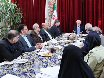 خودسوزی یک جوان یا خودکشی یک روزنامه‌نگار، نشانه بحرانی اجتماعی است