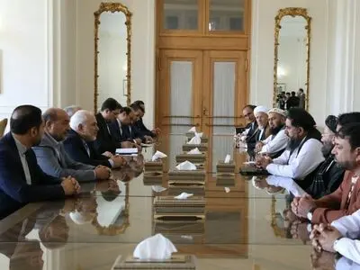 ظریف با رئیس مجلس سنای افغانستان دیدار کرد