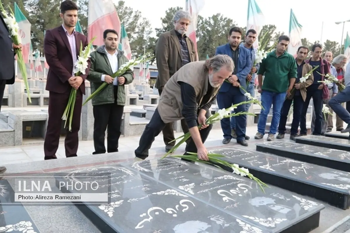 سمپوزیوم ملی مجسمه‌سازی کاشان فرهنگ شهادت را با زبان هنر انتقال می‌دهد