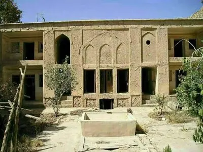 از بافت تاریخی دامغان جز تک بنا چیزی باقی نمانده/ تعدادی از بناهای در اختیار صندوق احیا‌ء، پاتوق معتادان شده است