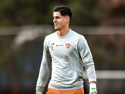 پیام نیازمند بیخیال صدر جدول نمی‌شود