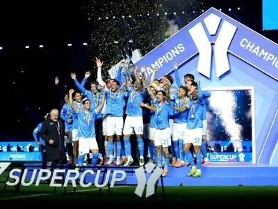 ویدئو: اهدای سوپرجام ایتالیا به ناپولی
