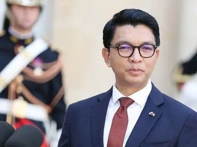 رئیس‌جمهور ماداگاسکار این کشور را ترک کرد
