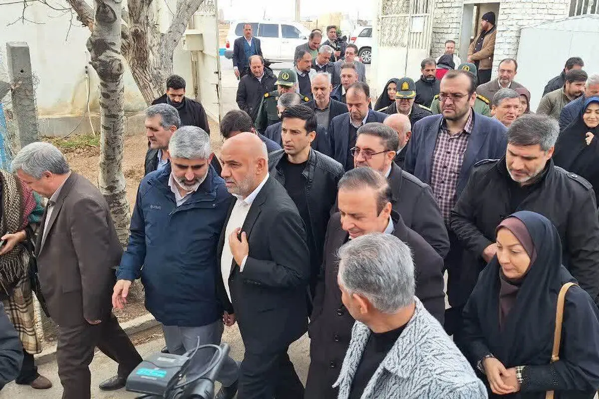 بازدید وزیر کار از مرکز توانبخشی شهرستان تاکستان 