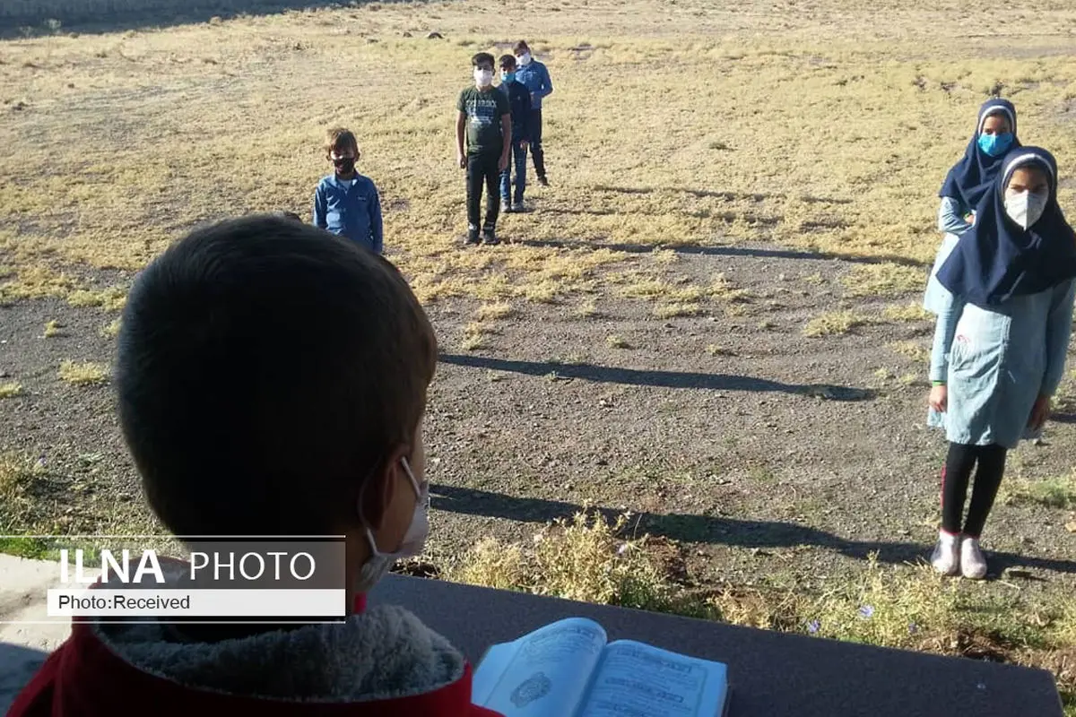 یکهزار و۵۰۰ دانش‌آموز سرابی همچنان محروم از گوشی هوشمند/ عضو شورای روستای احمدآباد سفلی: آنقدر فقیریم که حتی نمی‌توانیم مواد ضدعفونی کننده بخریم/ نداشتن هزینه رفت و آمد؛ علت ترک تحصیل دانش آموزان منطقه