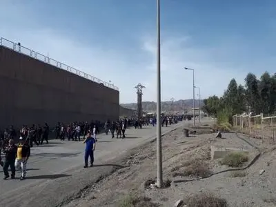 درخواست کارگران پیمانکاریِ چادرملو: دستمزدها ناکافی‌ست