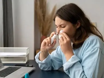 چرا هر روز صبح با بینیِ گرفته بیدار می‌شویم؟