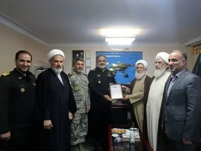 دیدار رئیس سازمان عقیدتی سیاسی ارتش با امیر دریادار ایرانی