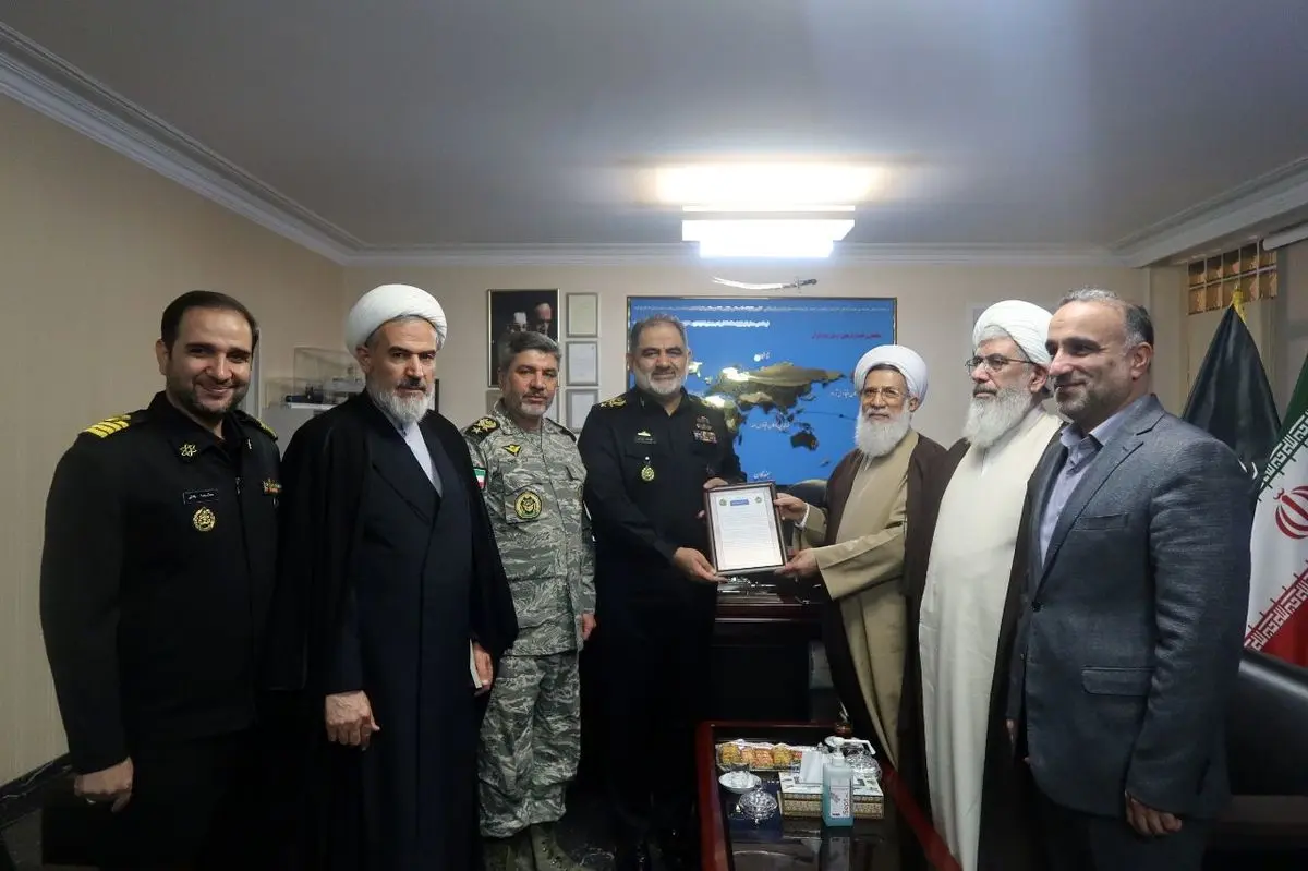 دیدار رئیس سازمان عقیدتی سیاسی ارتش با امیر دریادار ایرانی