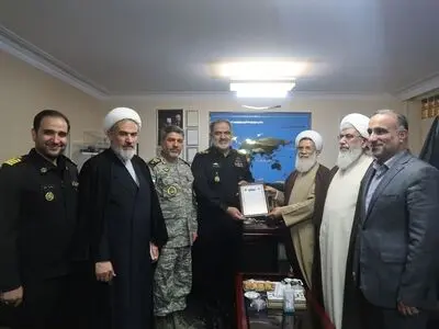 دیدار رئیس سازمان عقیدتی سیاسی ارتش با امیر دریادار ایرانی