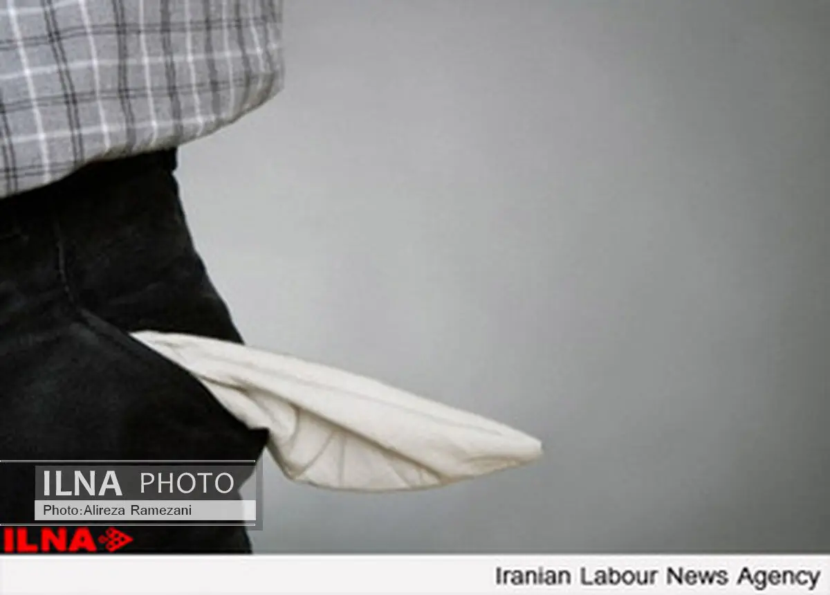انتظار کارگر ان بازنشسته رنگین نخ برای دریافت سنوات  