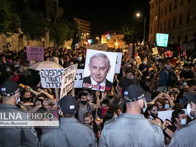 نویسنده و تحلیلگر فلسطینی: صهیونیست‌ها هم مانند دوستان عرب خود به تکه‌های مختلف تبدیل شده‌اند/ نتانیاهو تمام رقبایش را برای اهداف خود گروگان گرفته است/ برگزاری چهارمین انتخابات در رژیمی شبیه به «جمهوری موز»