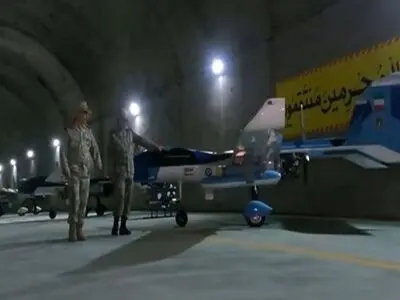 الجیش الإیرانی یکشف عن قاعدة تحت الأرض للطائرات المسیرة