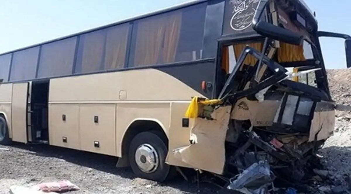 واژگونی مرگبار اتوبوس در محور فیروزآباد - کوار