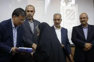 گمرکات کشور ستون فقرات تجارت و ضامن آرامش روانی جامعه‌اند