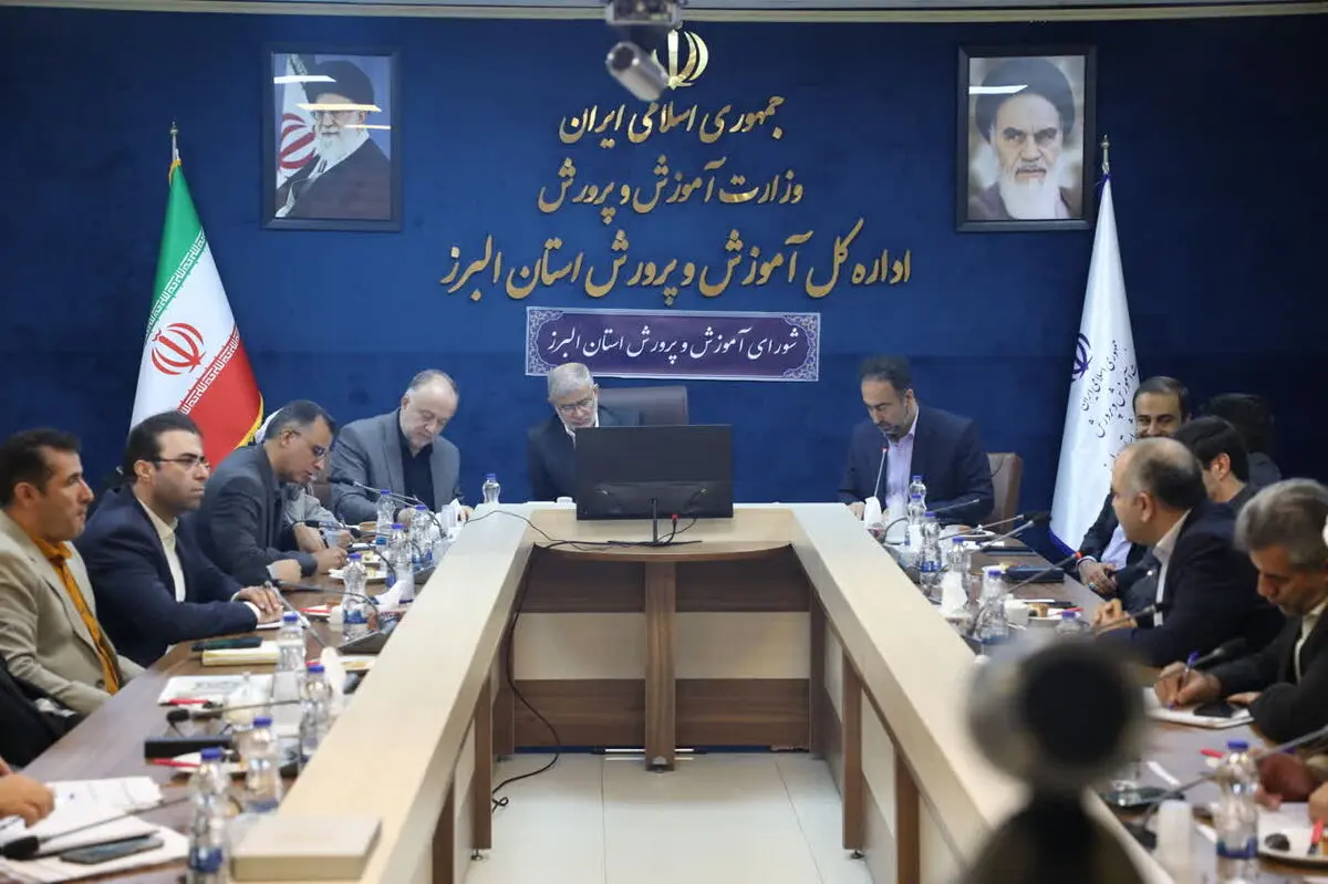 مدارس باید پایگاه نشاط، امید و فعالیت‌های فرهنگی محلات باشند
