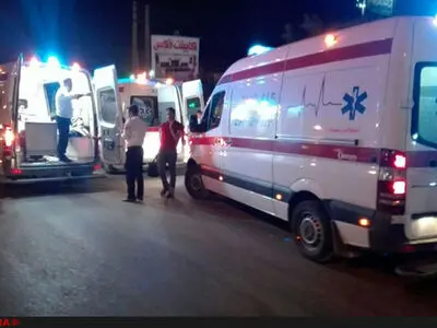  ۷ مصدوم در اثر تصادف تریلی حامل قیر با چند خودروی سواری+ اسامی