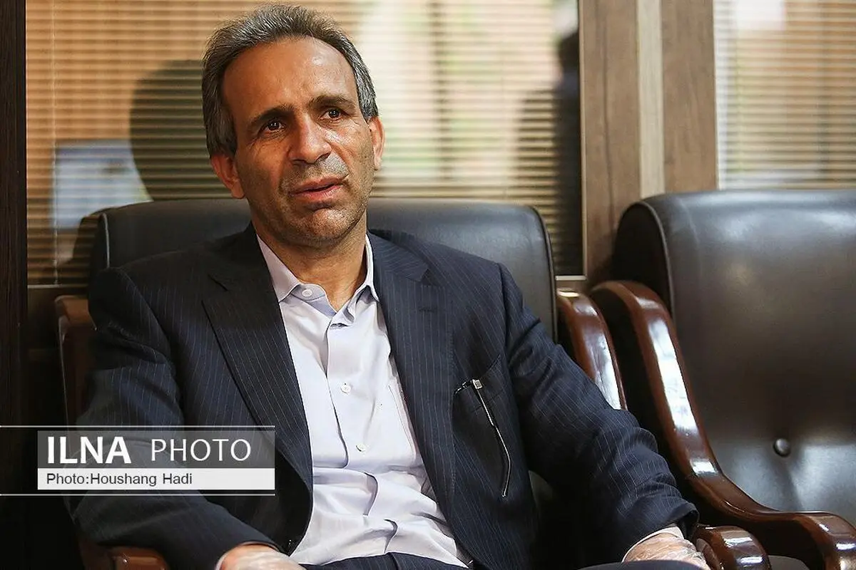 معدن می‌تواند جایگزین ۶۰ درصد درآمدهای نفتی باشد/ سهام باید براساس ارزش ذاتی حرکت کند/ دولت به جای معدن‌داری به وظیفه حاکمیتی بازگردد 