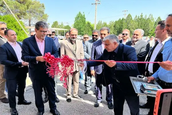 پروژه گازرسانی و خط تولید خوراک آبزیان مجتمع طیور فارس افتتاح شد